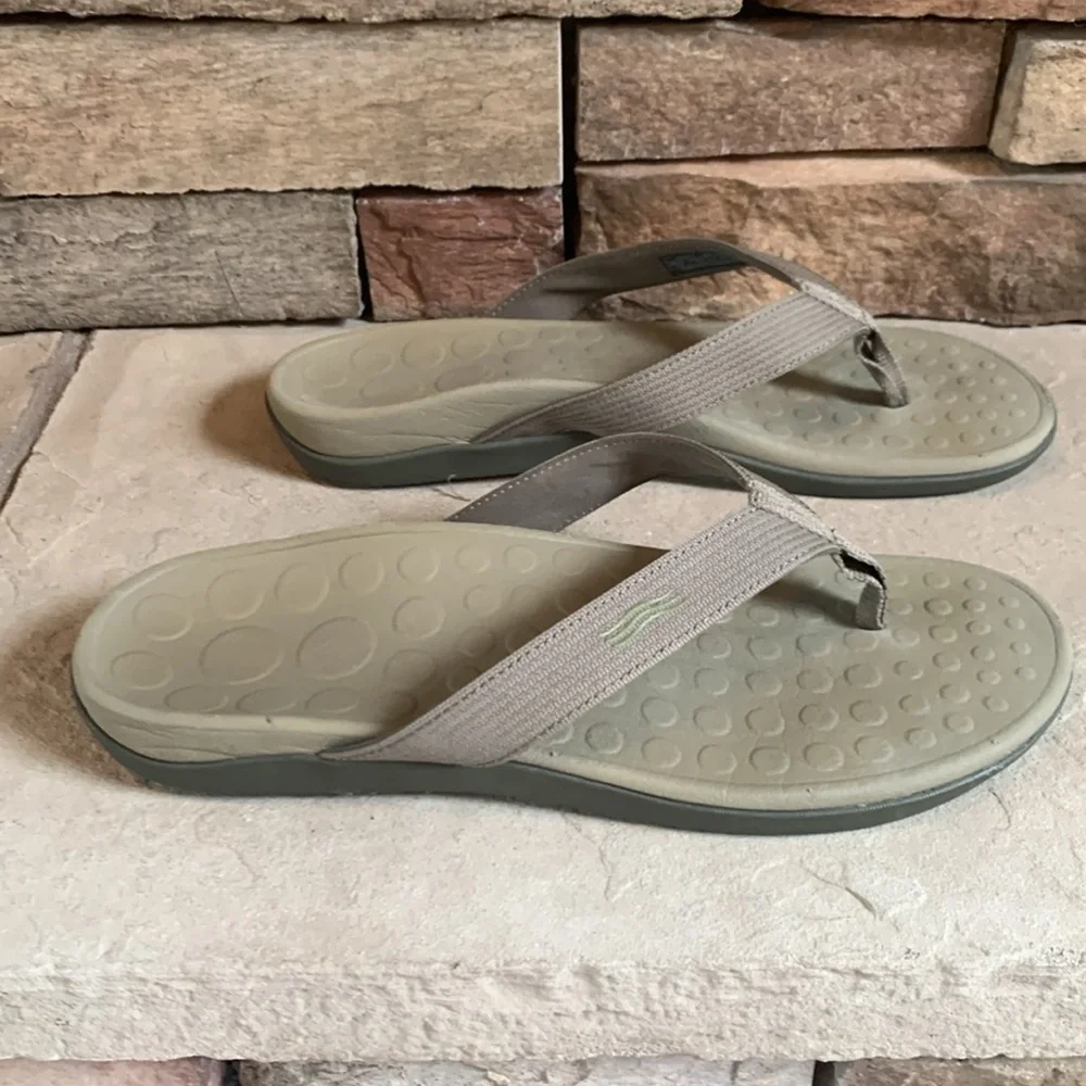 Vionic sz 12(M) or 13 (W) rubber sandals in taupe